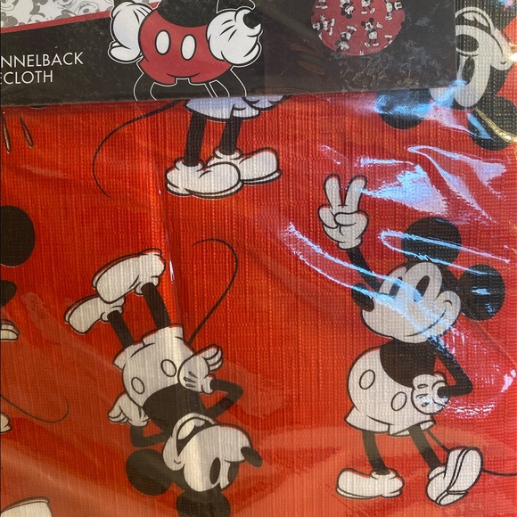 Mickey Mouse peva flannelback tablecloth - Picture 4 of 4